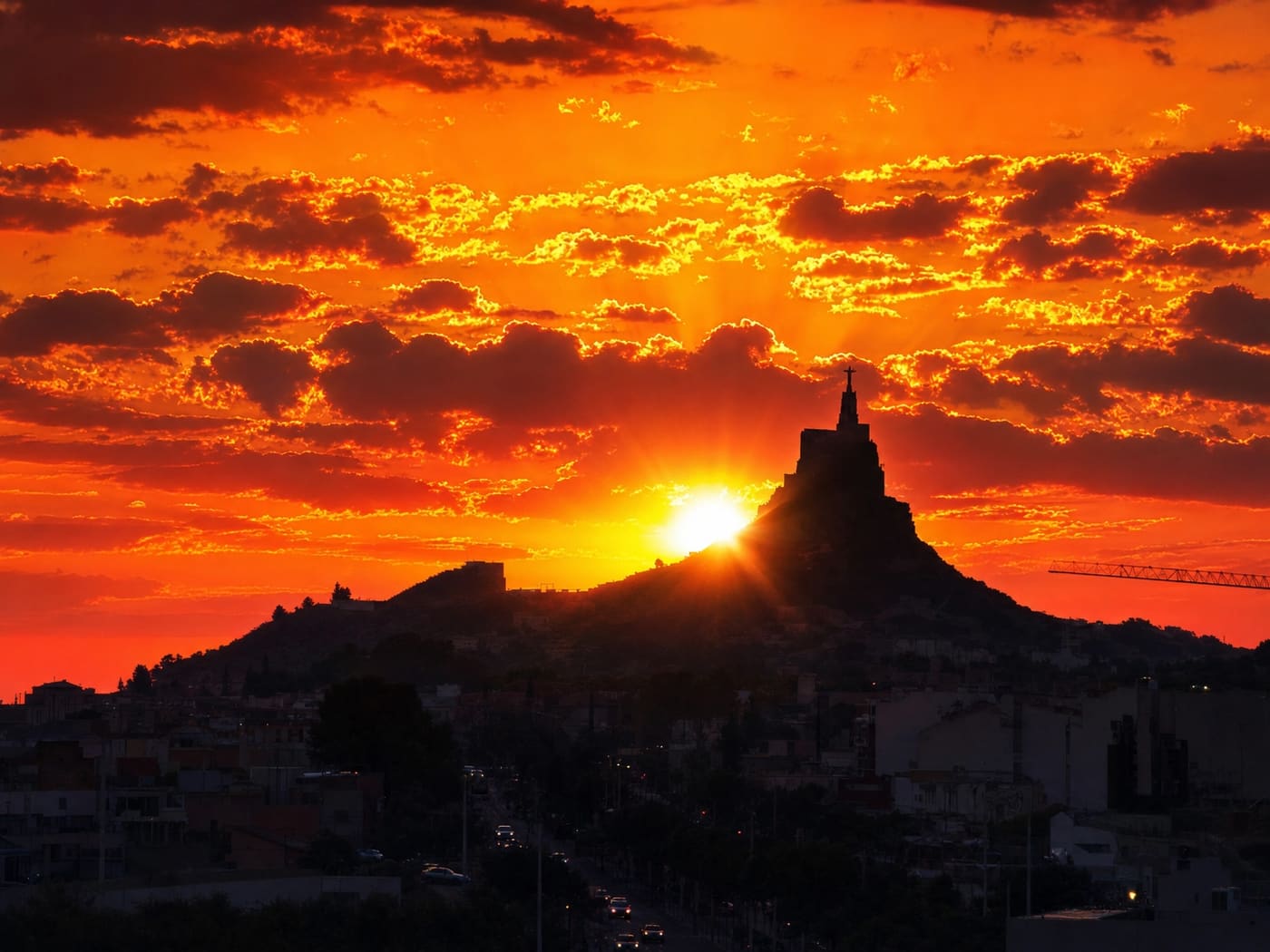 El Cristo de Monteagudo al atardecer